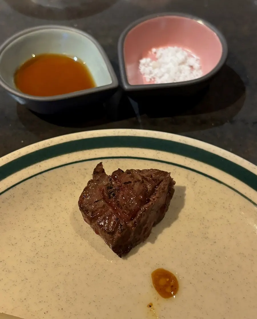 마블링이 선명한 한우 채끝살