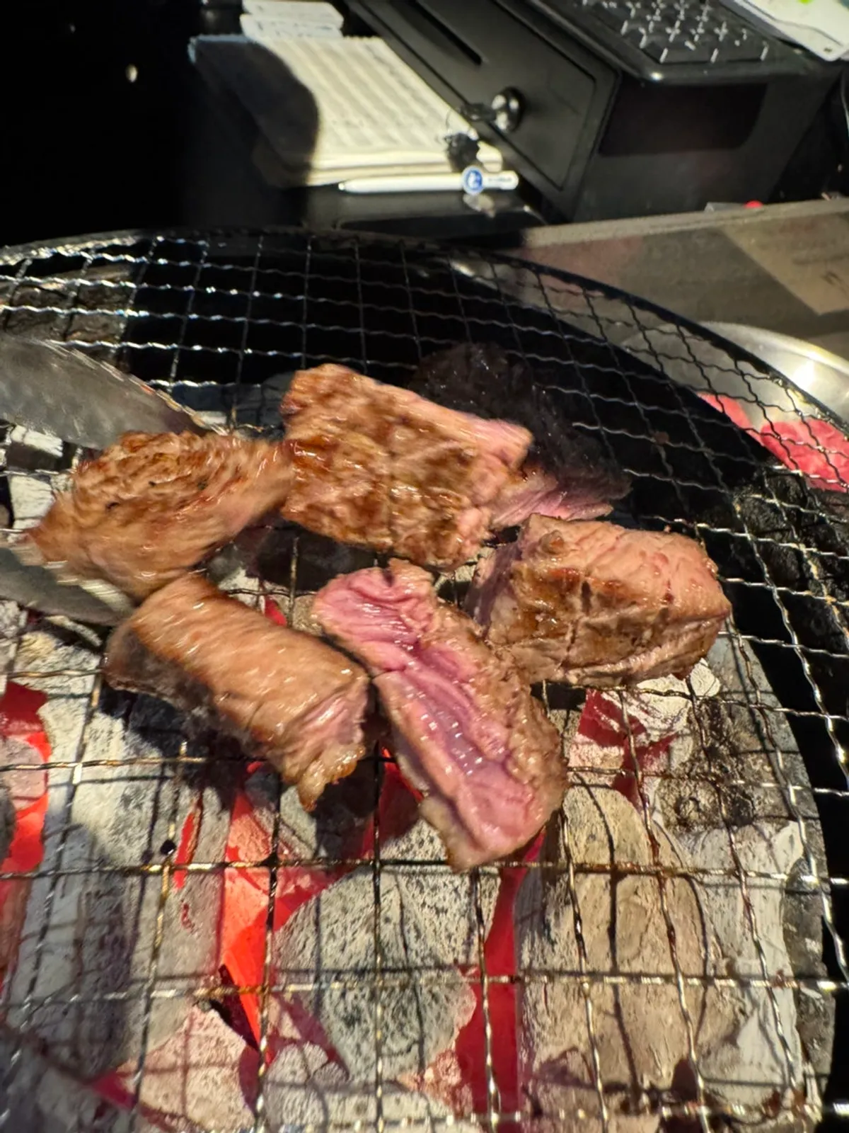 채끝 부채살 업진살로 구성된 한우모둠 280g