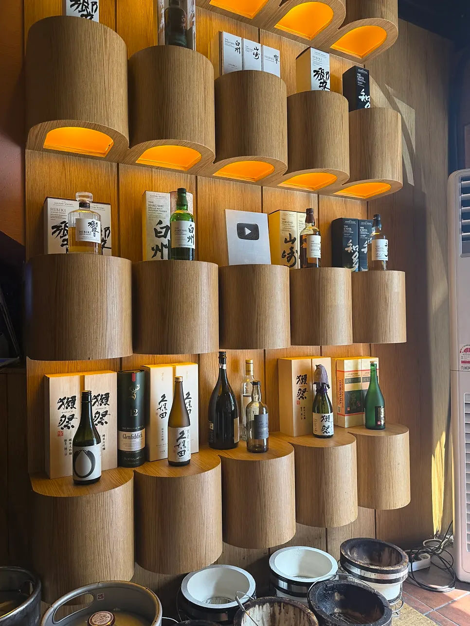 Interior of Yakiniku Gaek with evening date atmosphere