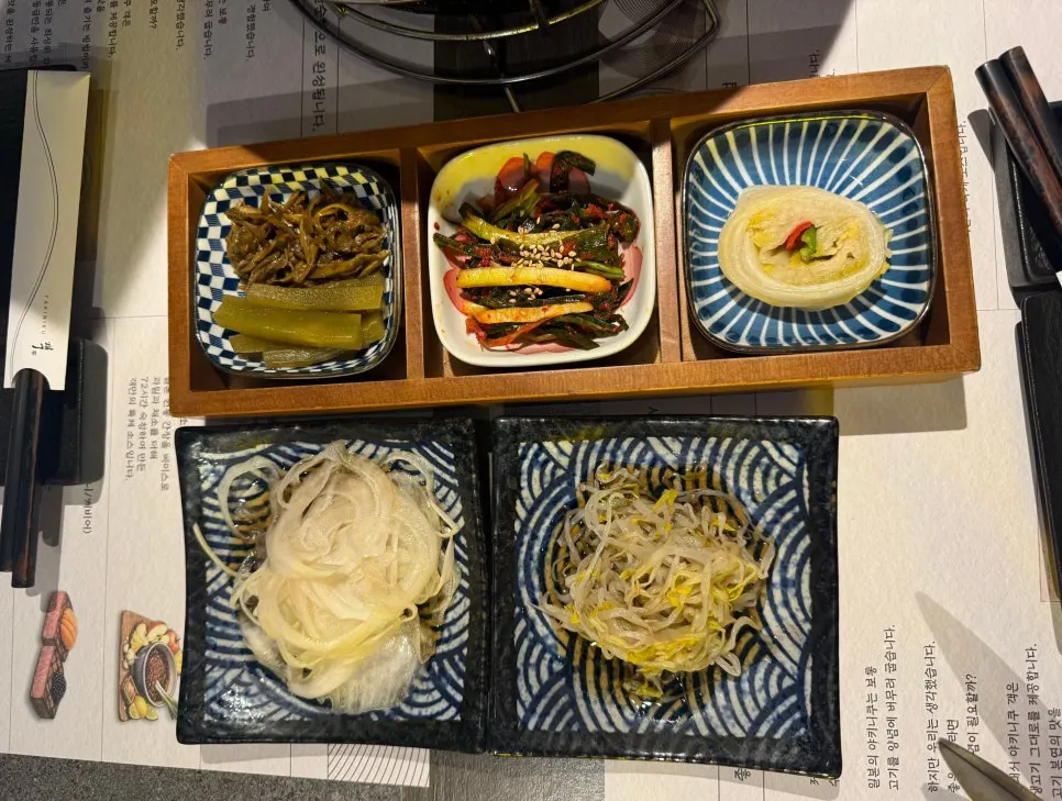 Table setting prepared in advance at Yakiniku Gaek for a reservation