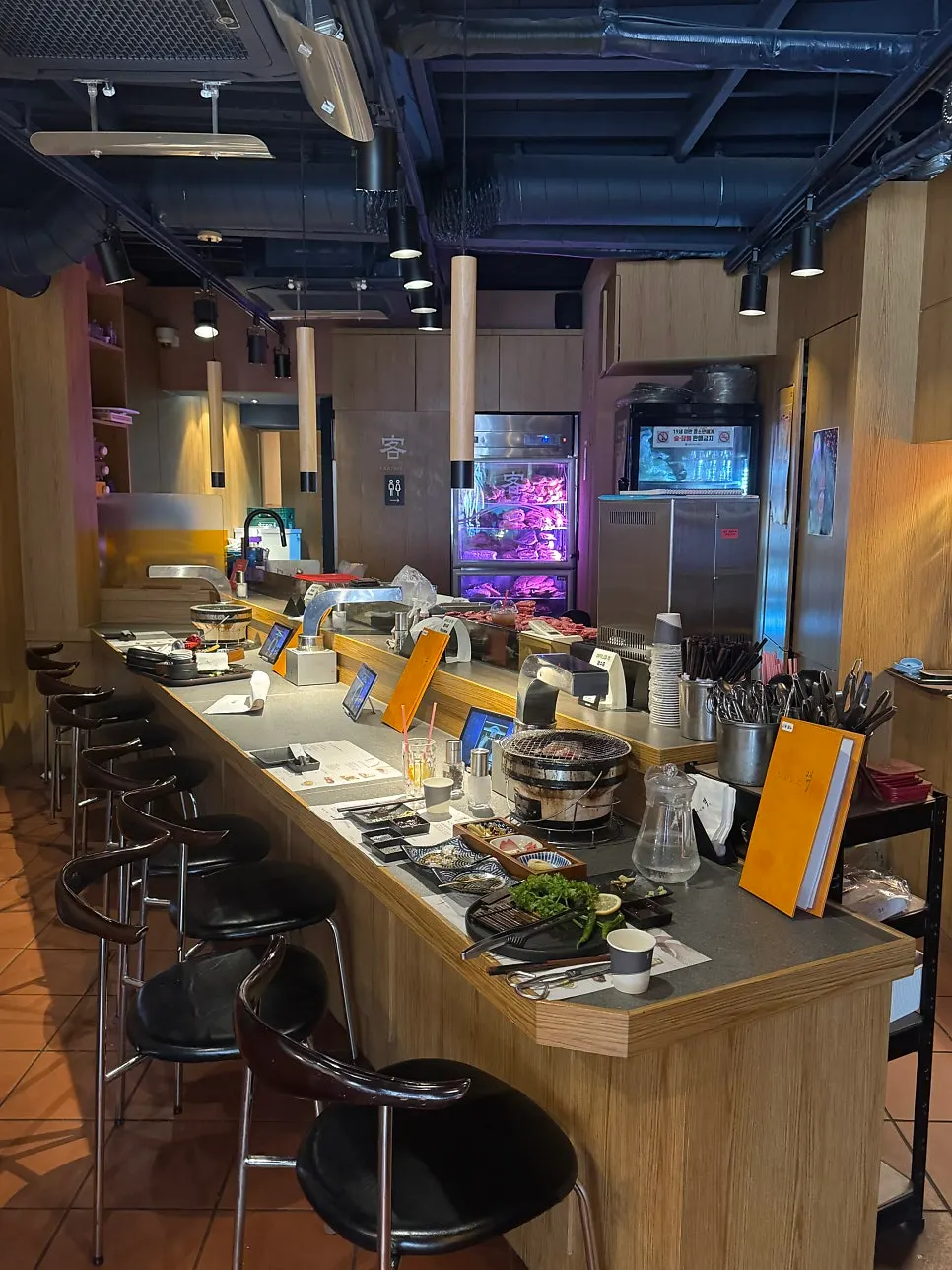 Japanese-style interior of Yakiniku Gaek