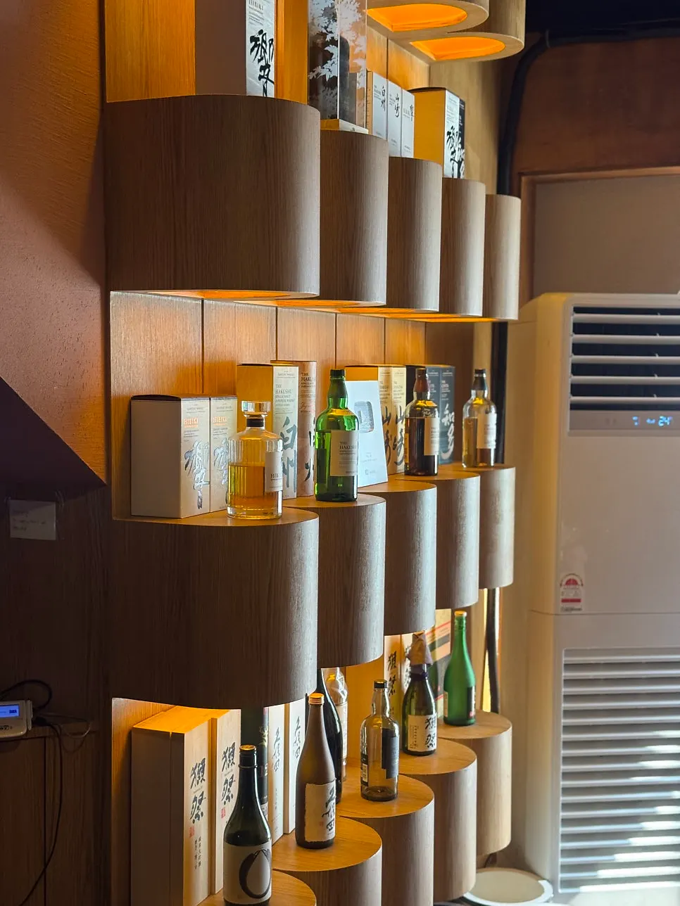 Counter and table seating at Yakiniku Gaek