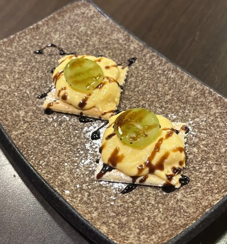 Complimentary cream cheese crackers