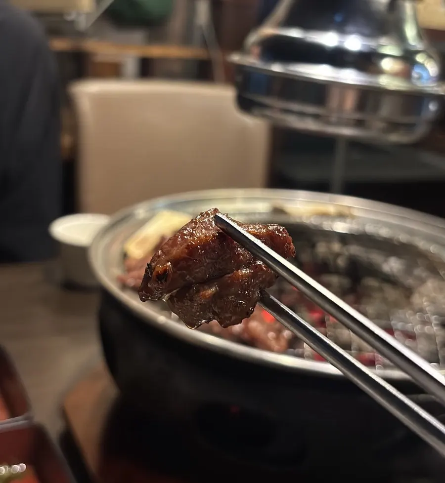 Seasoned short rib grilled over charcoal