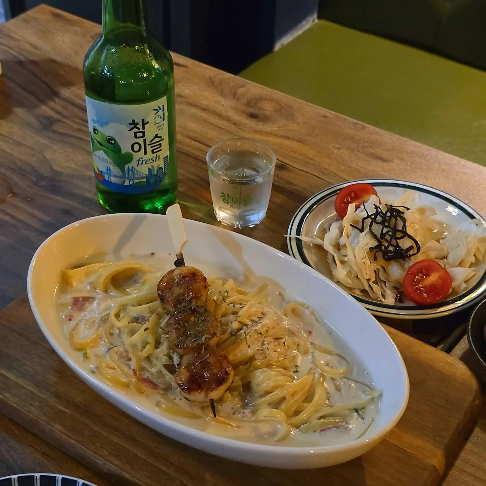 꼬치를 굽는 야키토리공 주방 쪽 모습