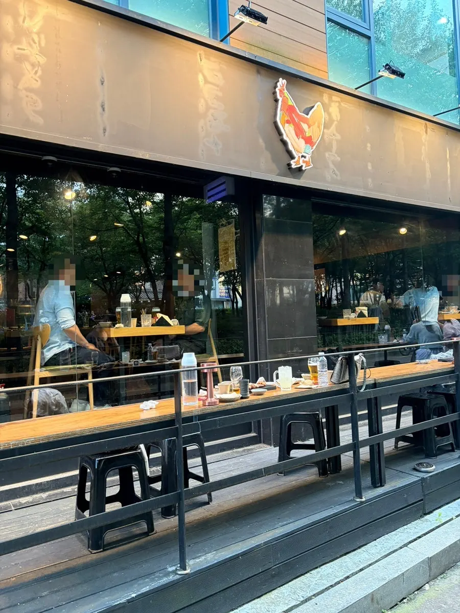Outdoor terrace seating at Yakitori Shomong