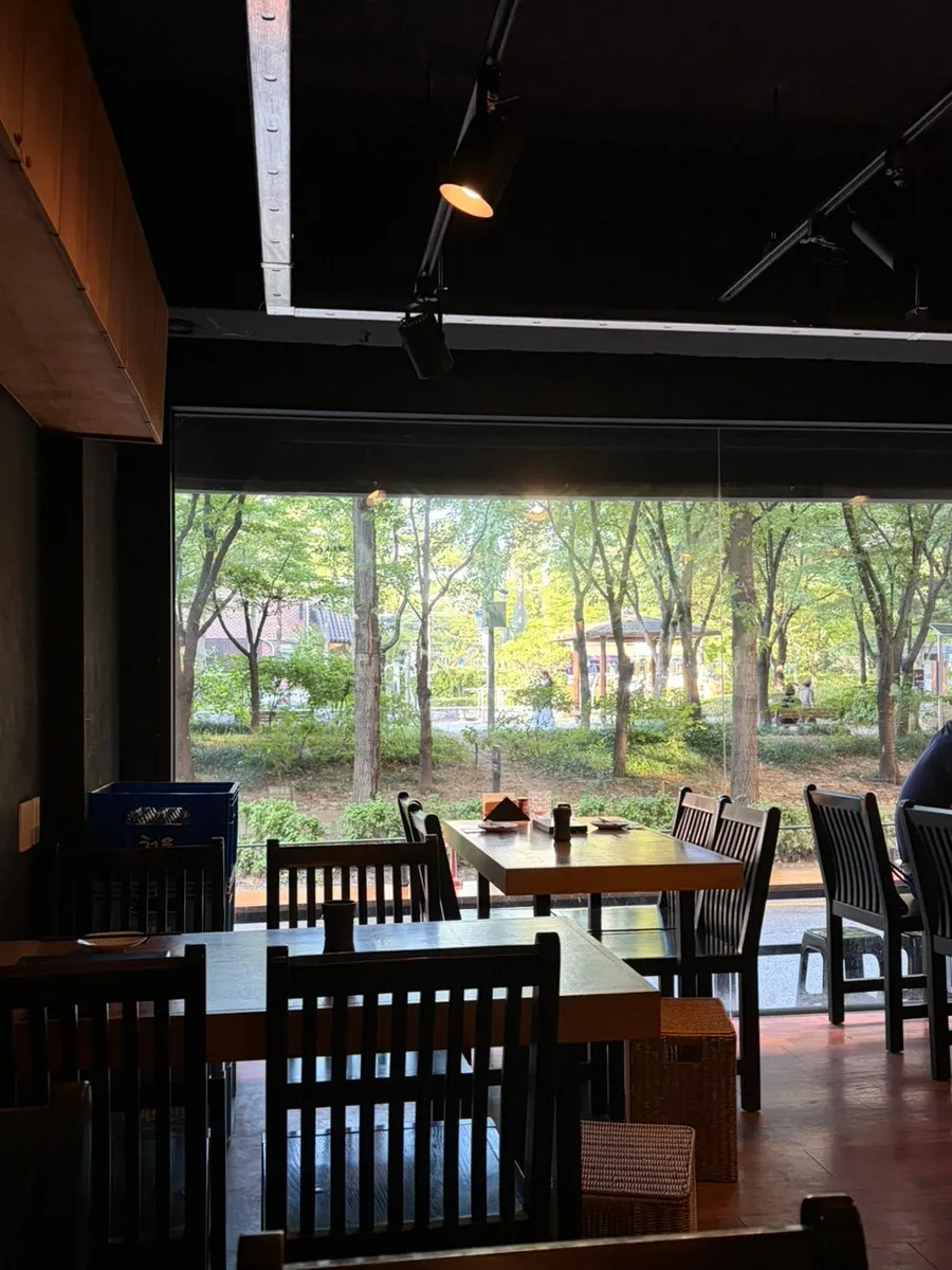 Bar table seating at Yakitori Shomong