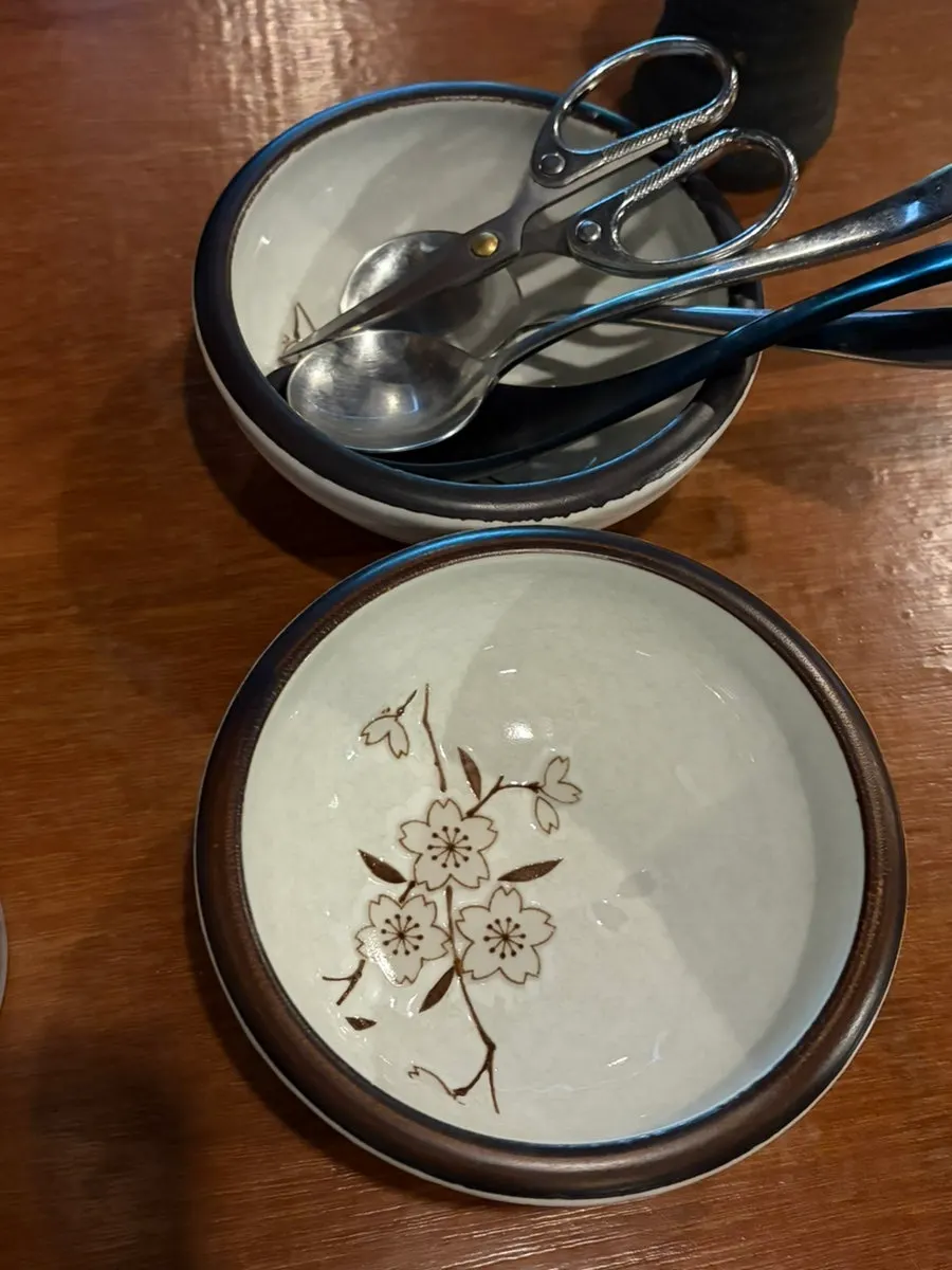 Tableware setting at Yakitori Shomong
