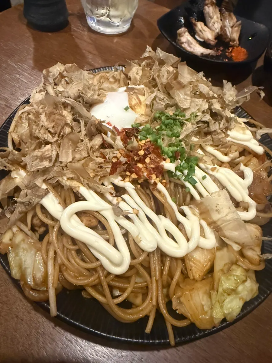 A plate of yakisoba ordered as an extra