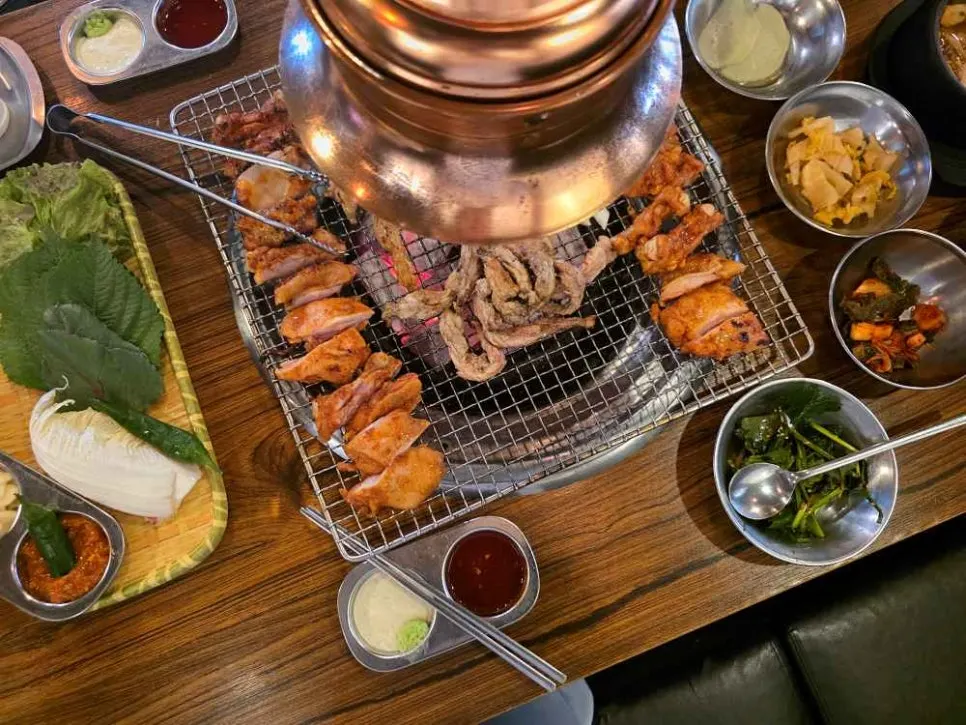 한방양념 닭갈비와 닭목살 주문 메뉴