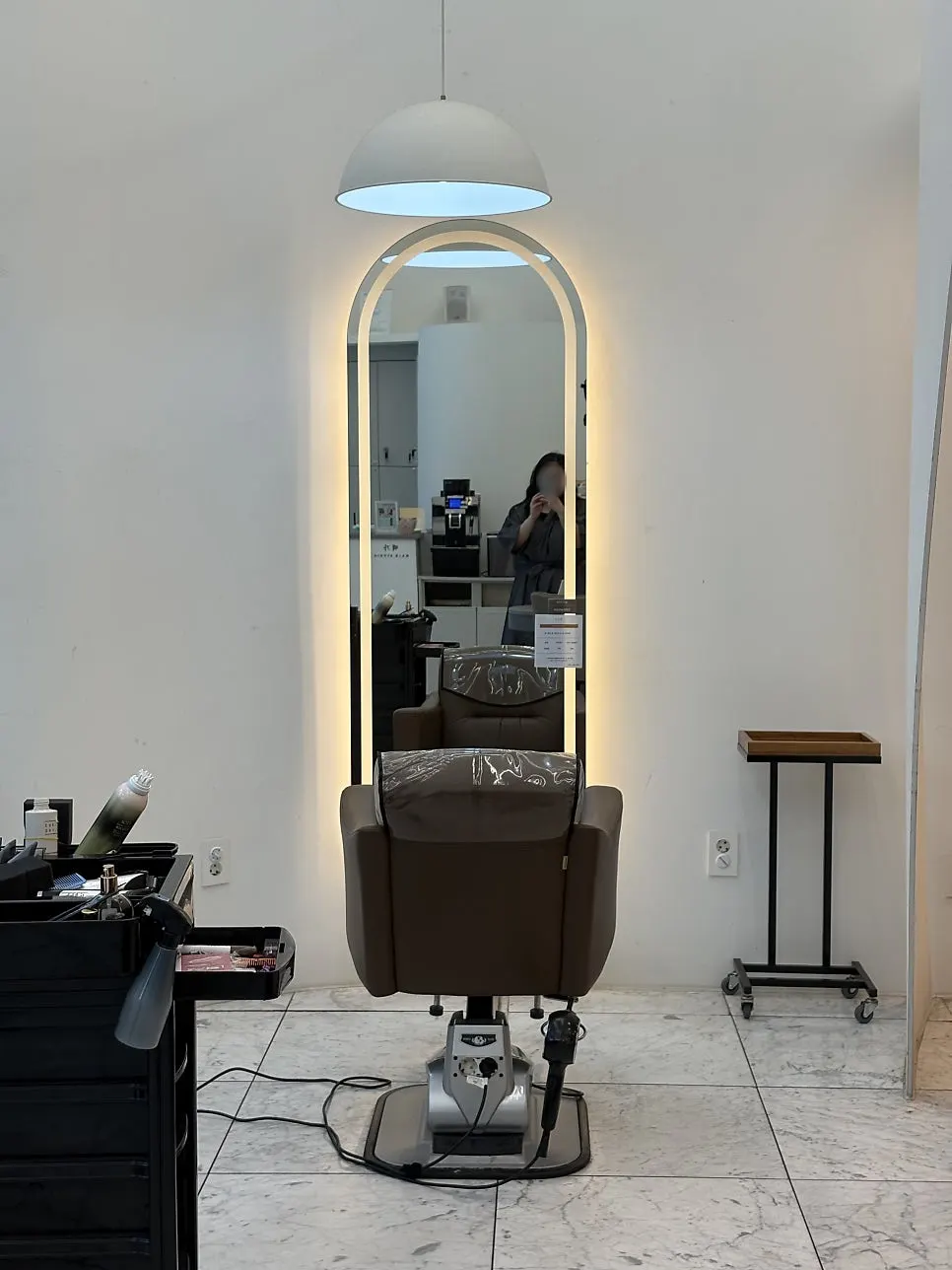 Before visiting the hair salon near Yaksu Station