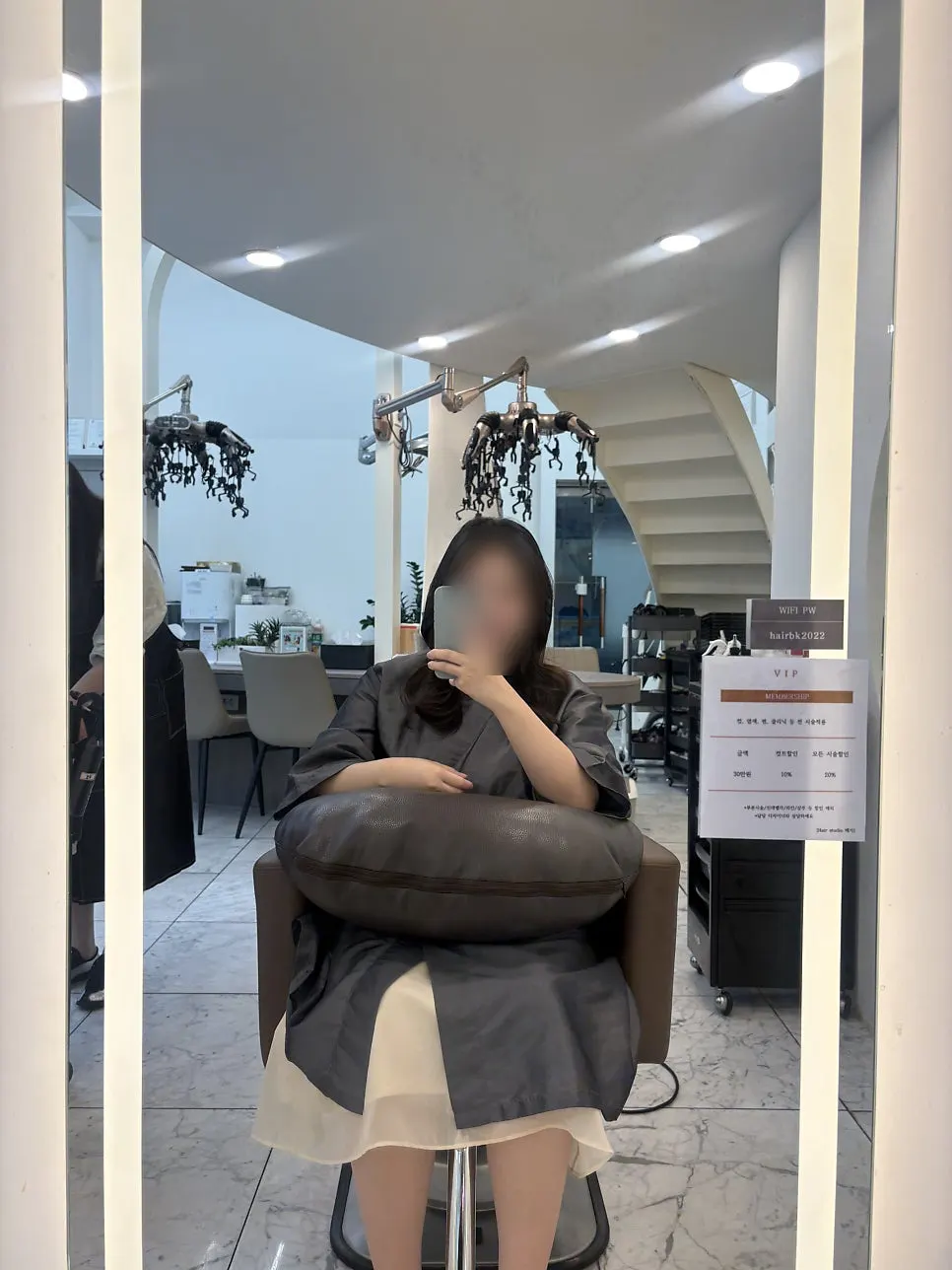 Crown volume after finishing with a blow-dry