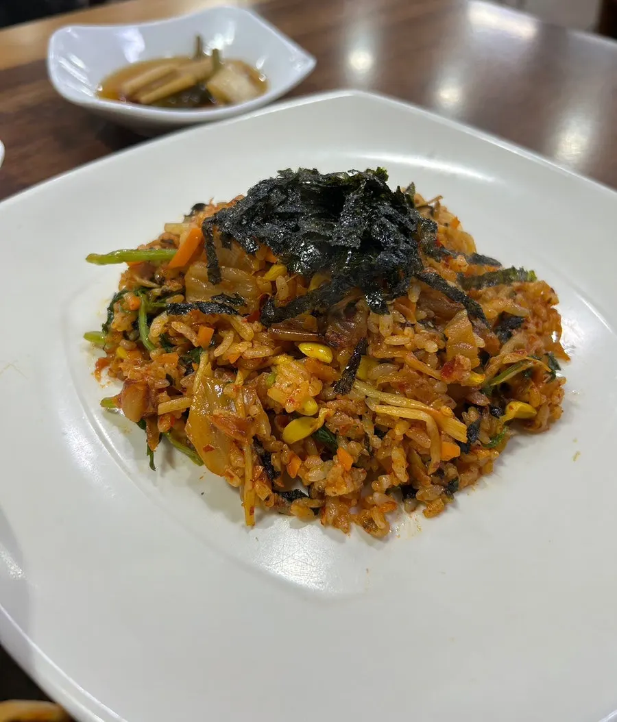 마무리로 먹은 볶음밥 한 그릇