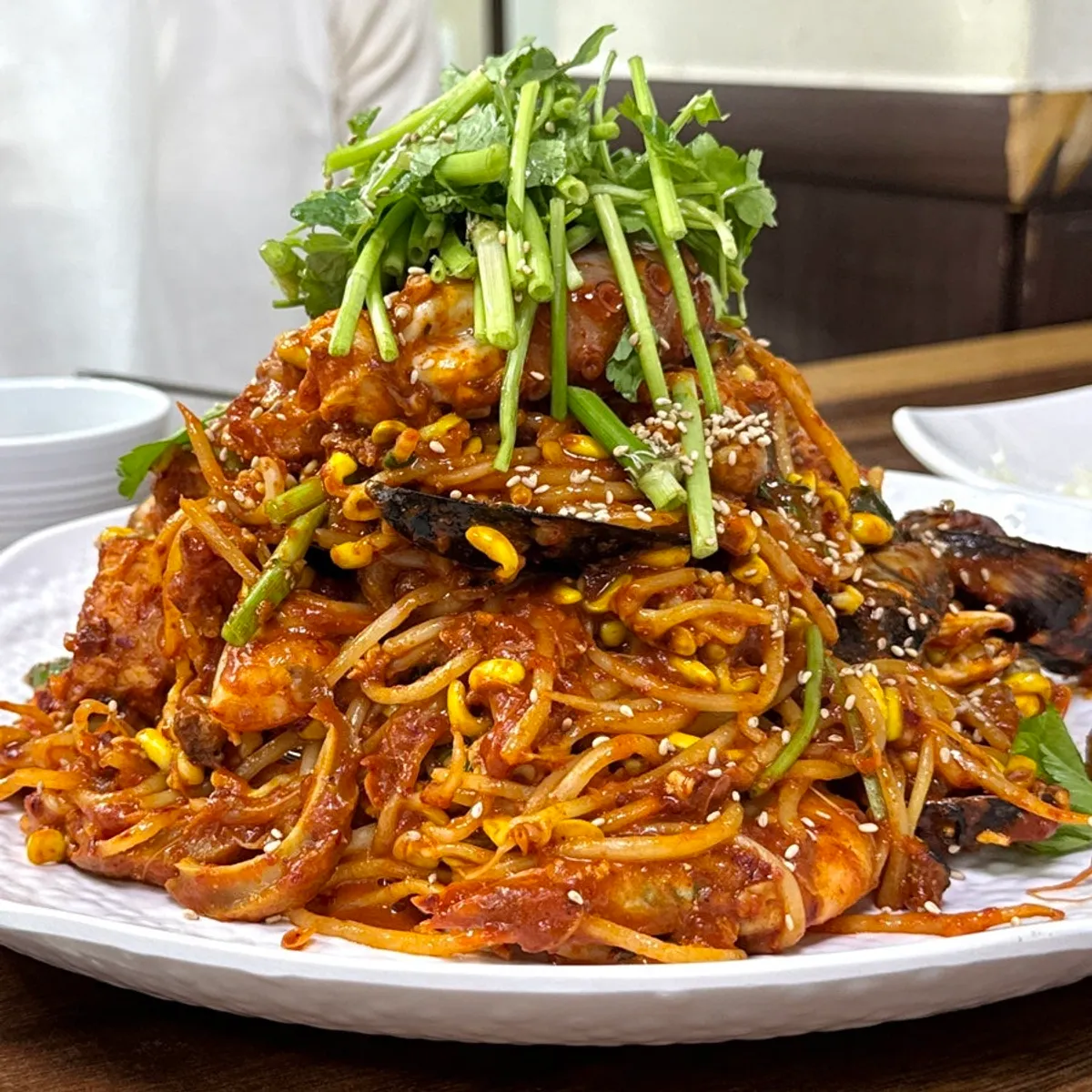 A full spread of the medium-size agu haemuljjim at Yaksudong Haemul Teombeong