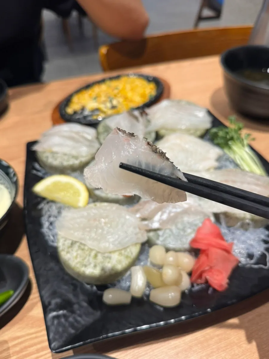 2인 기준 모둠회와 기본찬 한상