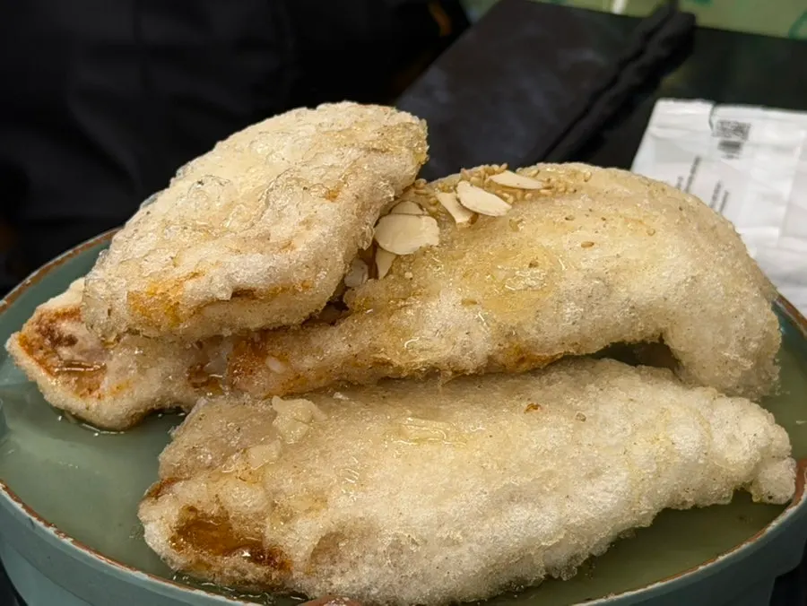 Cross-section of crispy-battered kkuabaorou