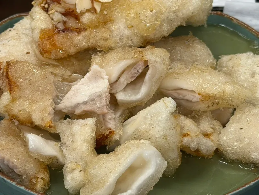 A plate of kkuabaorou good for sharing