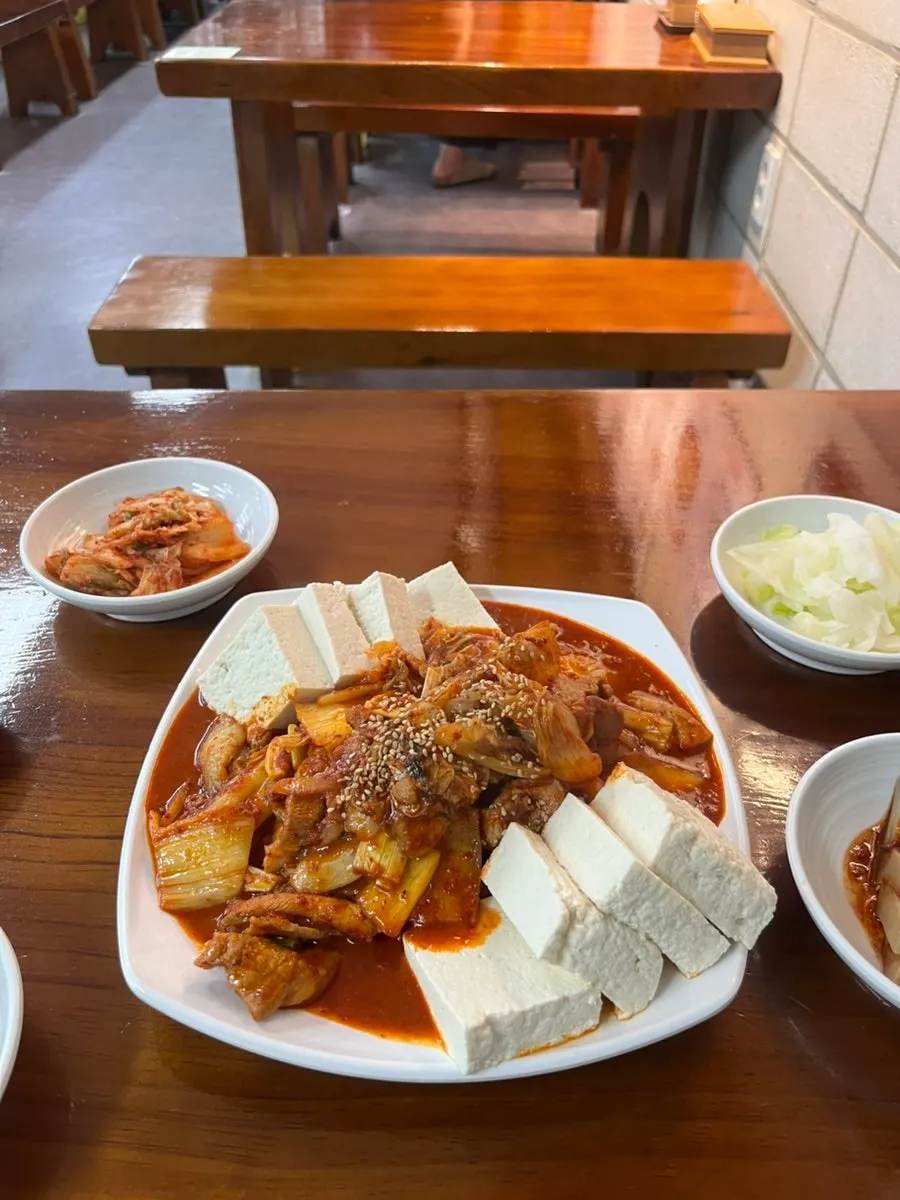 Generous serving of tofu kimchi duruchigi