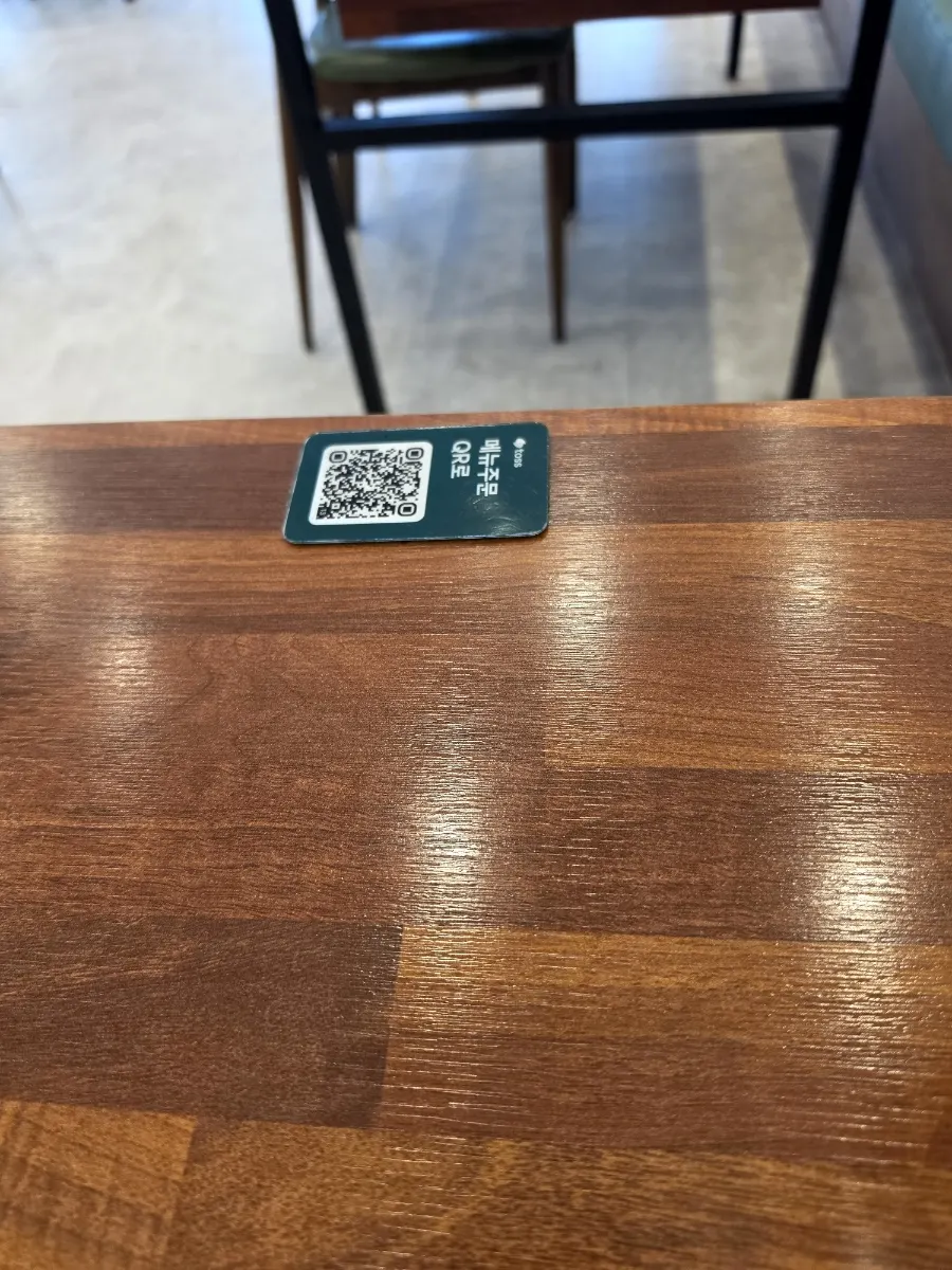 QR code ordering sign attached to the table