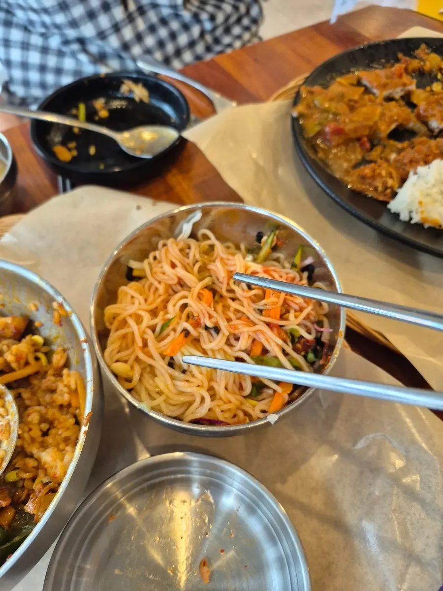 Table at Yangchonri Donkaseu Millak Branch after finishing the meal