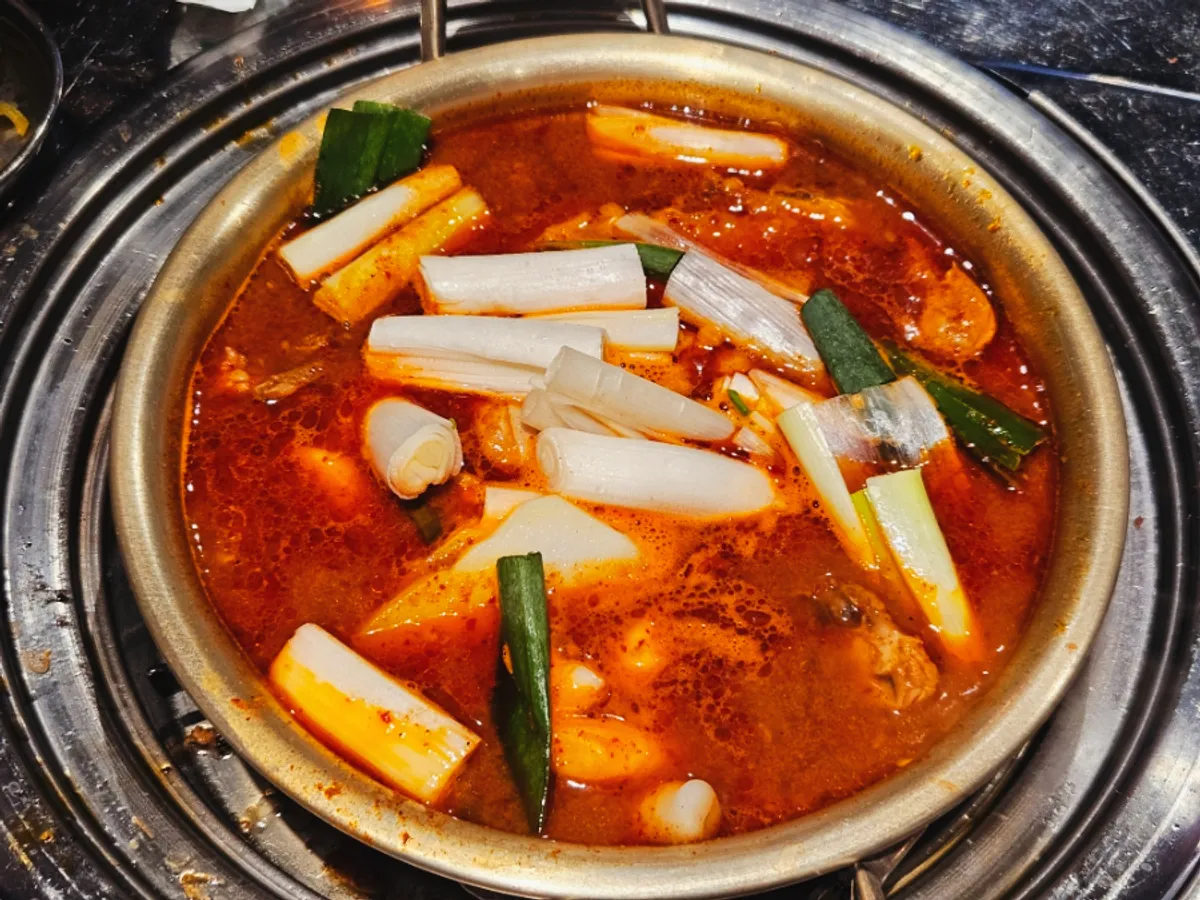 Dakgalbi spread set up on a table at Yanggyegok