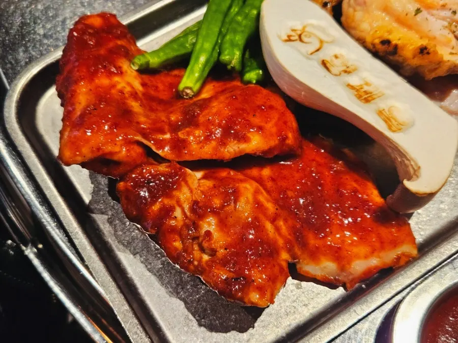 Basic side dishes and complimentary broth at Yanggyegok