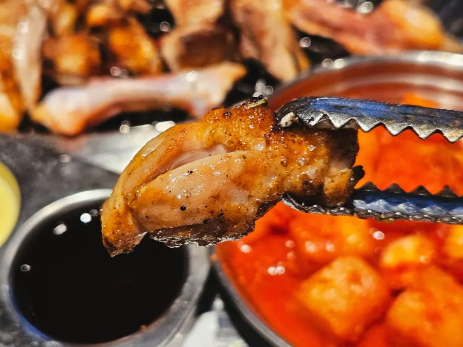 Golden-brown grilled salt dakgalbi