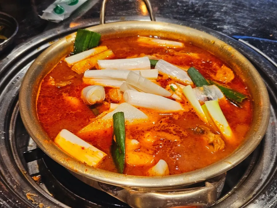 Small-sized dakdoritang ordered for round two