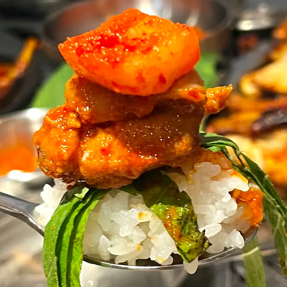 Tender chicken thigh meat in stir-fried chicken