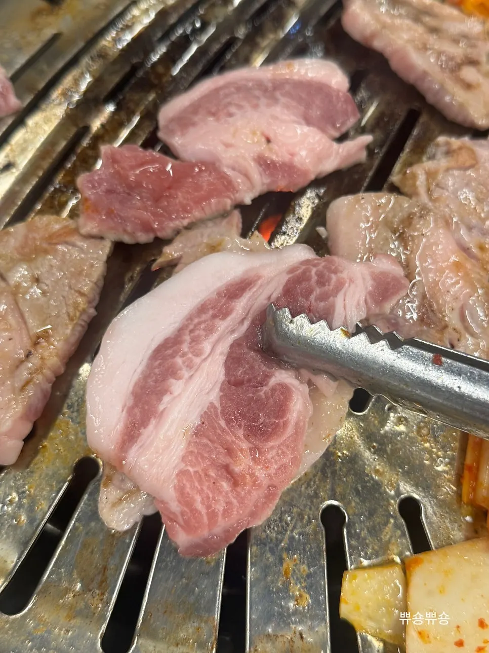 Juicy charcoal-grilled meat