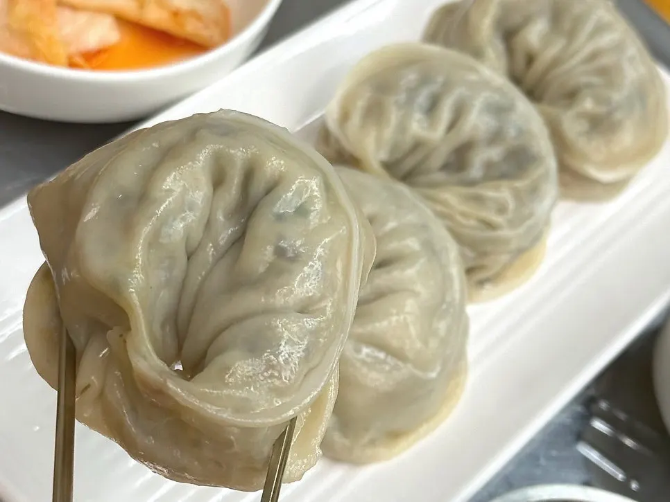 큼직한 왕만두 접시