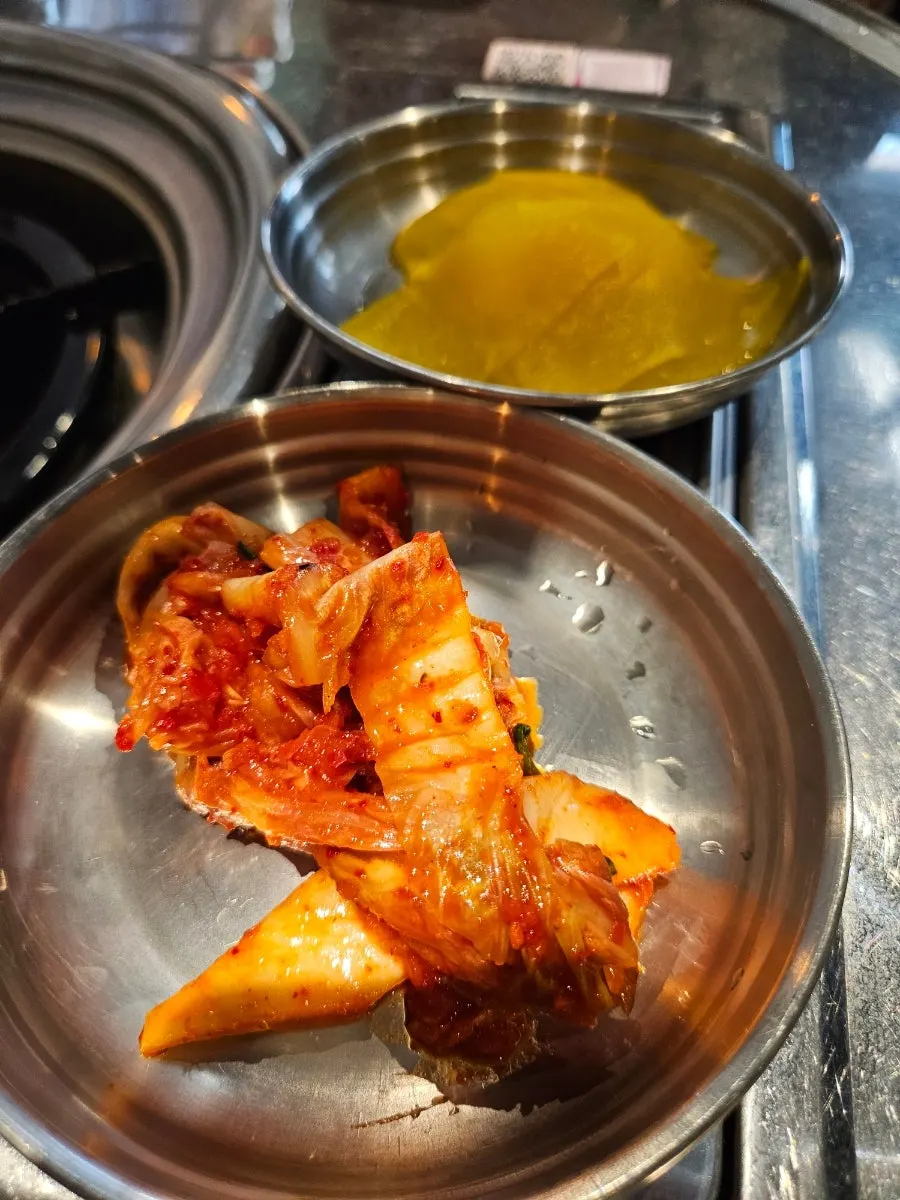 Basic side dishes of kimchi and pickled radish