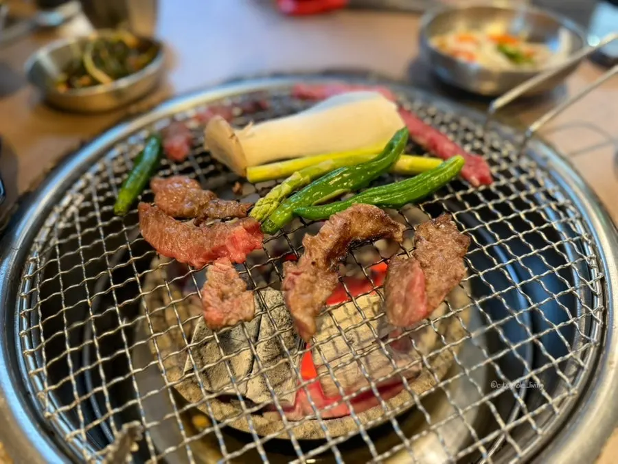 기본 소갈비살과 양념소갈비살 비교