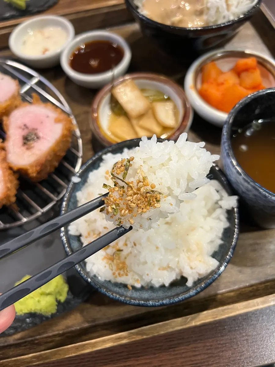 Hire katsu with lemon squeezed over it