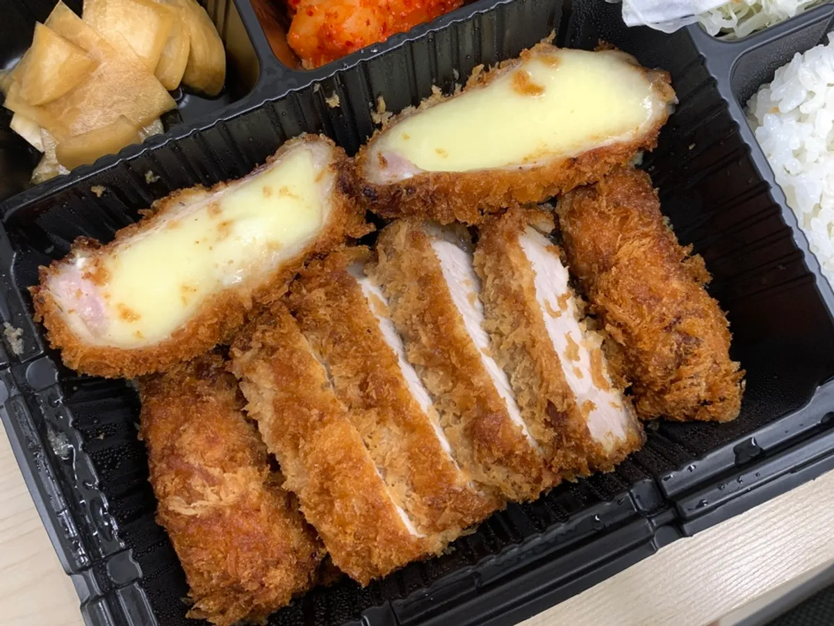 로스카츠와 치즈카츠 포장 구성