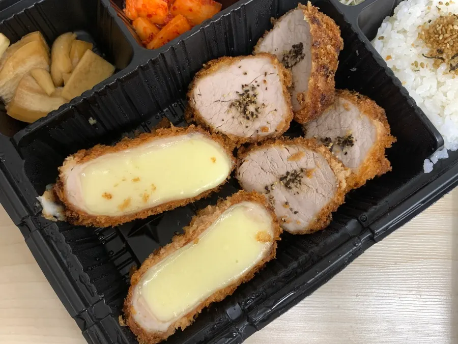 히레카츠와 치즈카츠 포장 구성