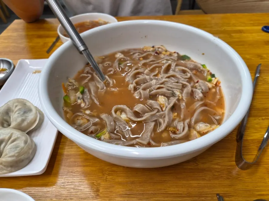 Kalguksu with dadaegi stirred in