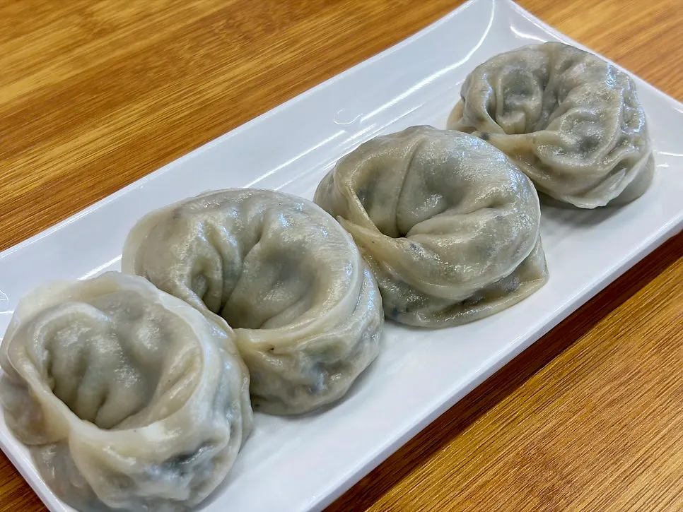 칼국수와 함께 나온 왕만두