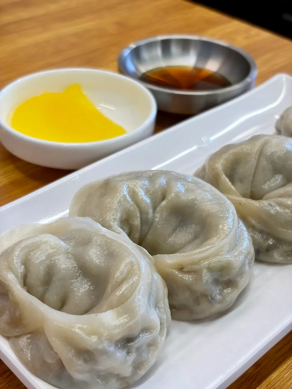 속이 꽉 찬 능이버섯 왕만두 단면