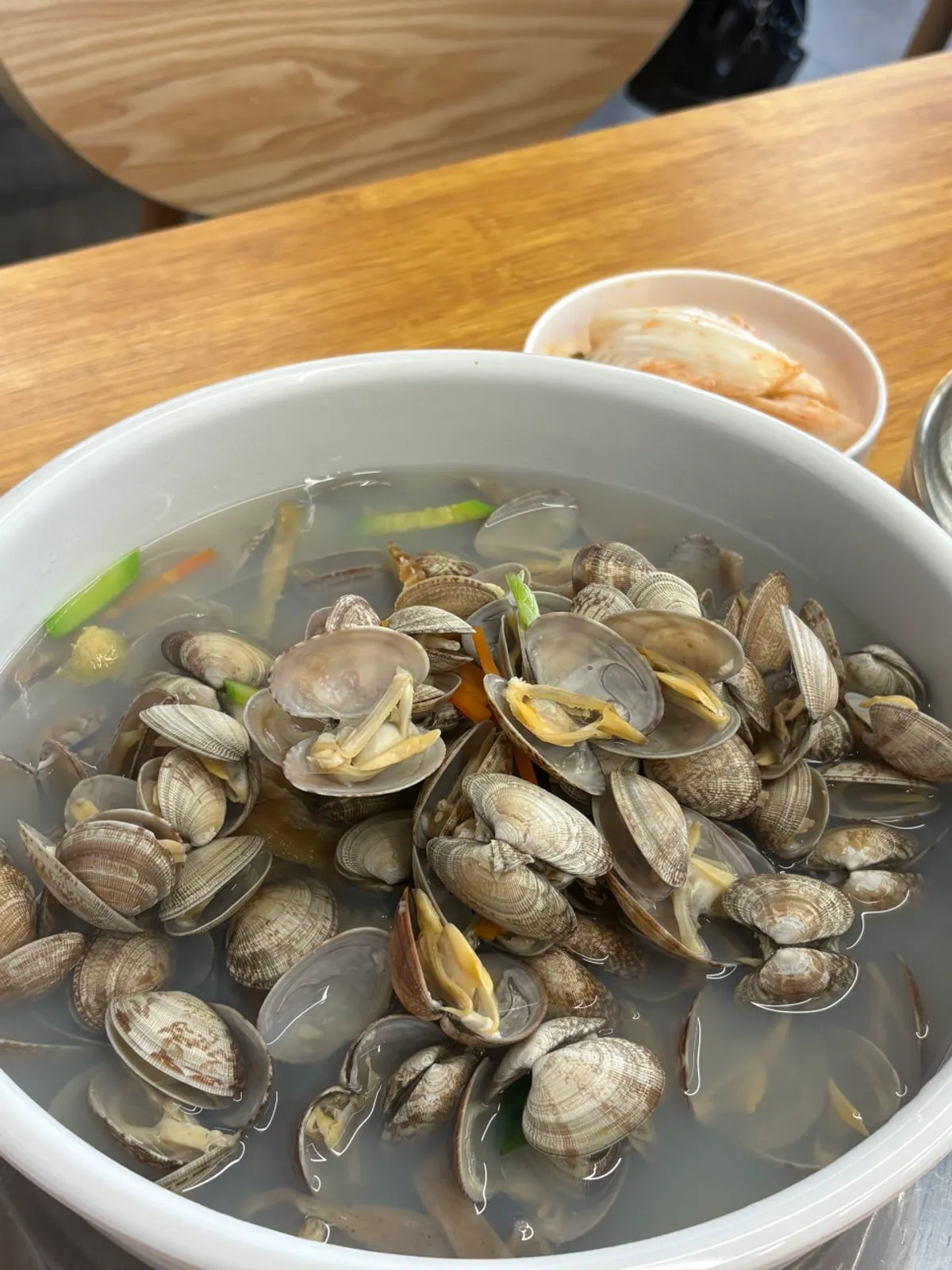 Buckwheat clam noodle soup piled with clams