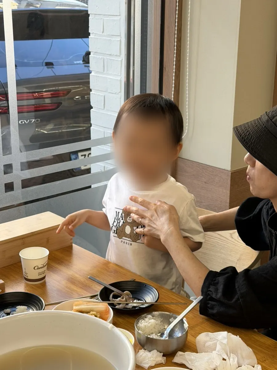 식사를 마친 메밀장터 양재점 테이블