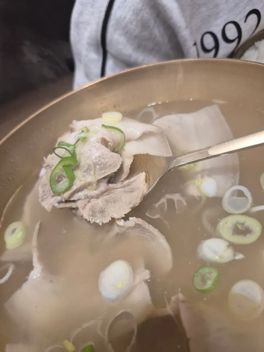 Close-up of the pork gomtang broth