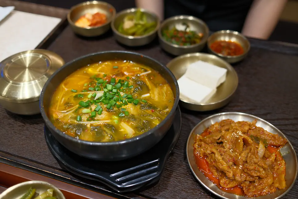 뚝배기에 나온 얼큰돼지곰탕