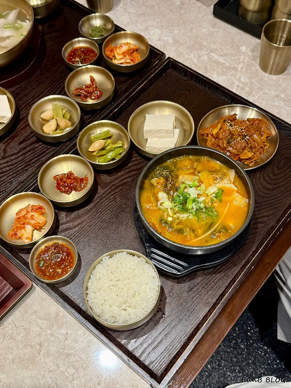 얼큰 돼지곰탕 반상 한상차림