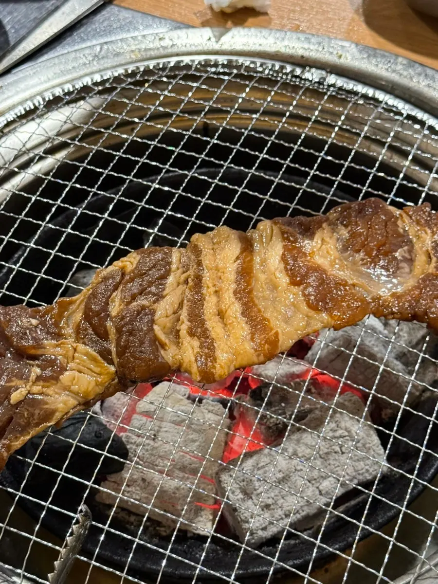 항아리에 담겨 나온 꿀통 양념갈비