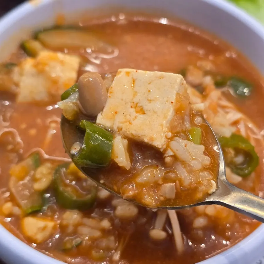 Bubbling soybean-paste rice soup