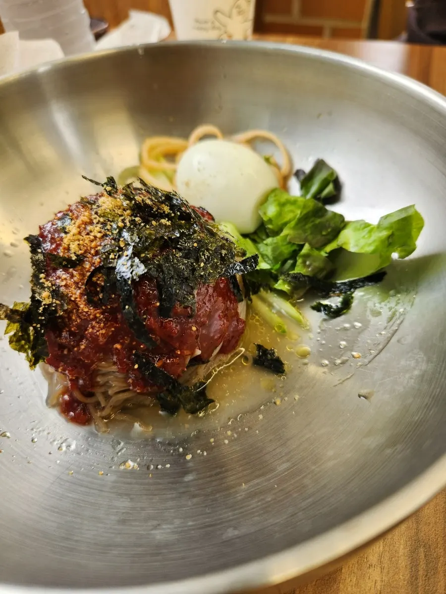 Bibim makguksu and mul makguksu served for dessert