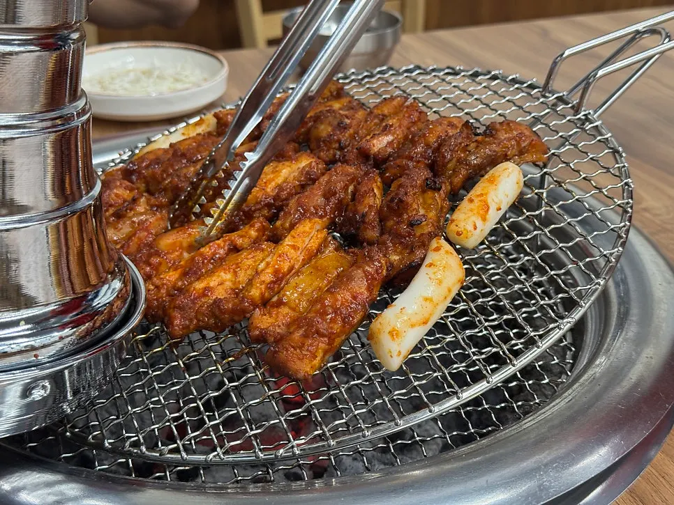 A second pan slid underneath and propped up at an angle