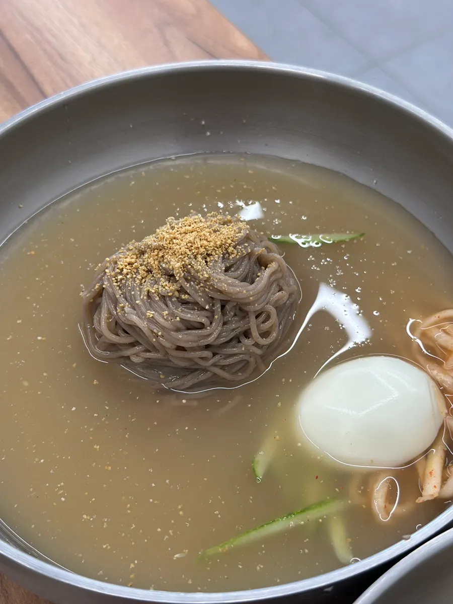Bowl of pine-nut broth water makguksu