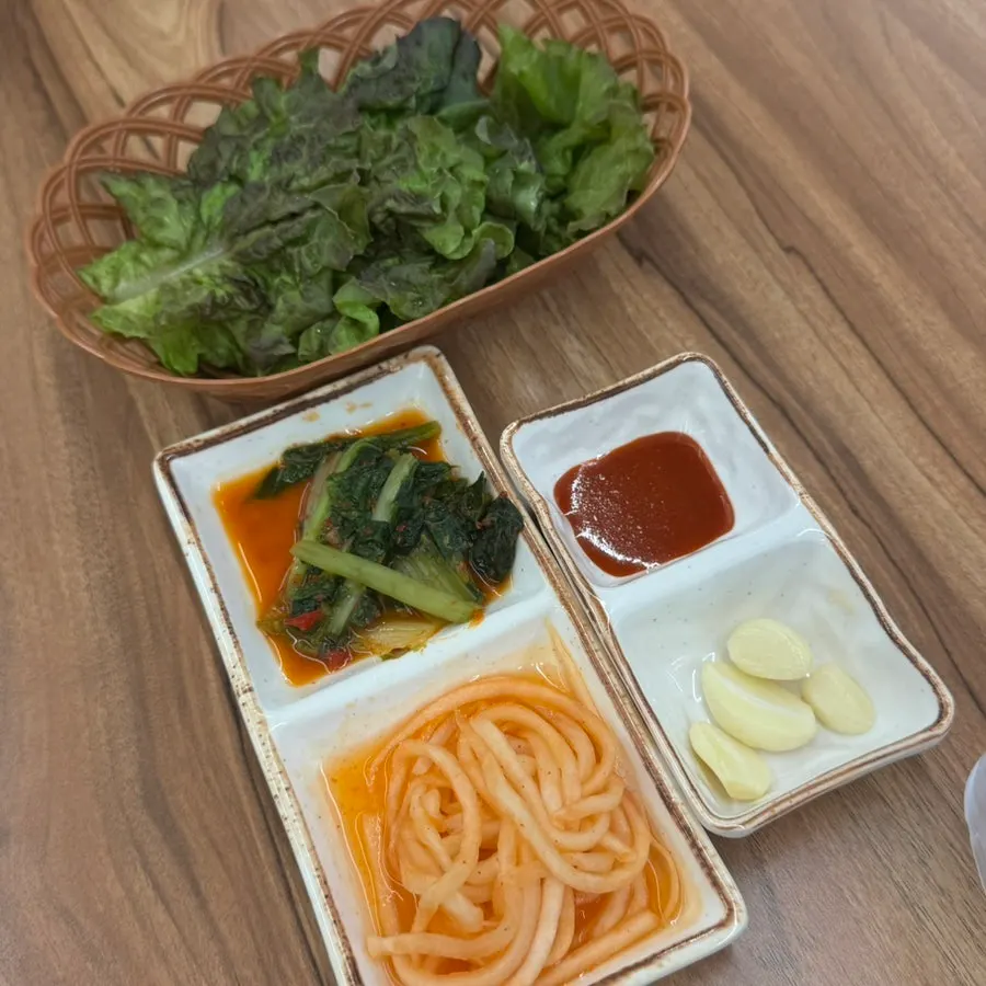 Basic banchan set on the table